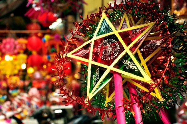 Gioi tre di dau choi dip Trung thu o Ha Noi? hinh anh