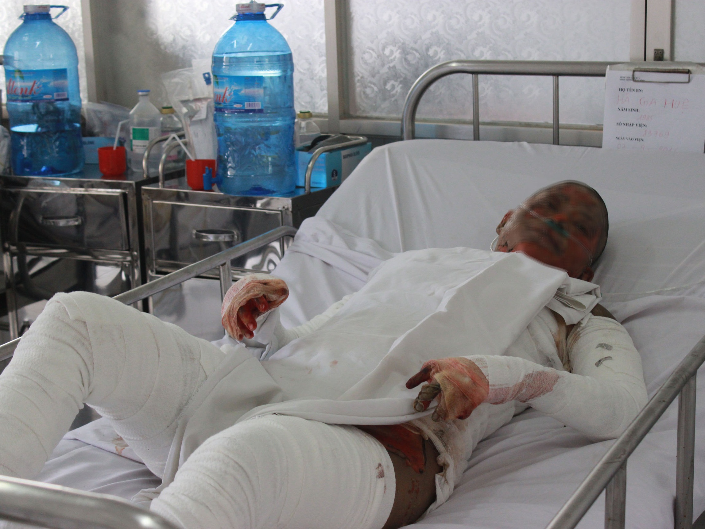 Co gai nghi bi nguoi yeu dot tien luong xau hinh anh