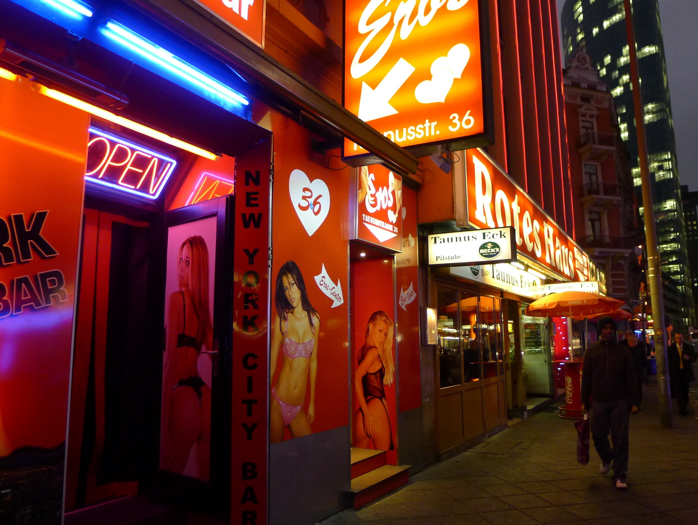 Su thay doi chong mat cua pho den do o Duc hinh anh