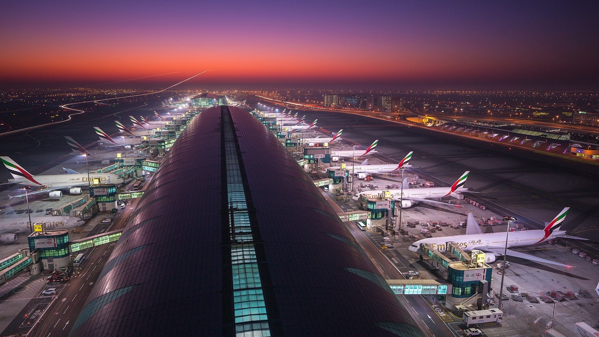 Sân bay Dubai đóng của vì thiết bị bay không người lái ảnh 1 San bay Dubai dong cua vi thiet bi bay khong nguoi lai anh 1