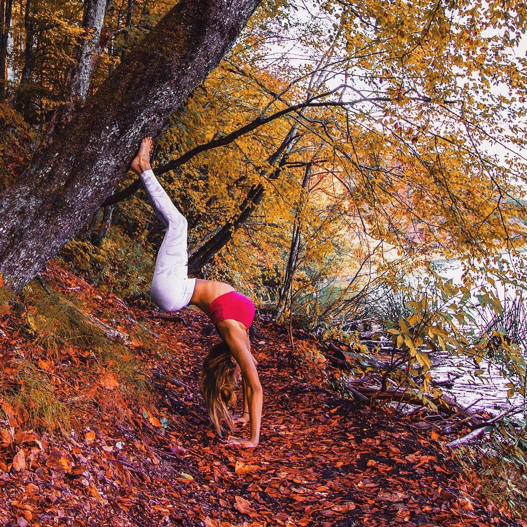 Bo anh yoga vong quanh the gioi cua nu phi cong 29 tuoi anh 9