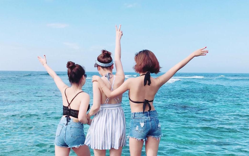 #Justgo: Ru ngay hoi ban than di Co To xa hoi sau mua thi cang thang hinh anh