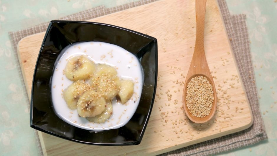 Mon trang mieng vua thom vua ngot chi voi chuoi, cot dua va me hinh anh