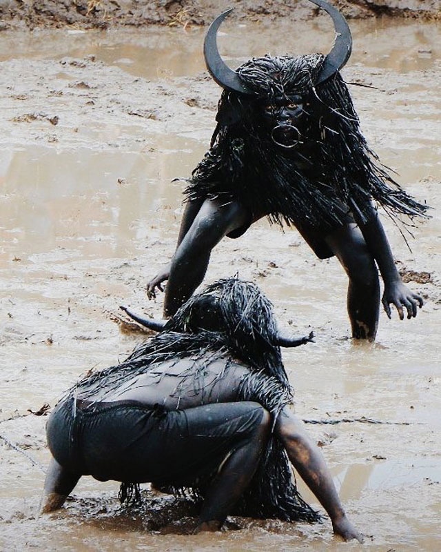 tap tuc ky di o Indonesia anh 17