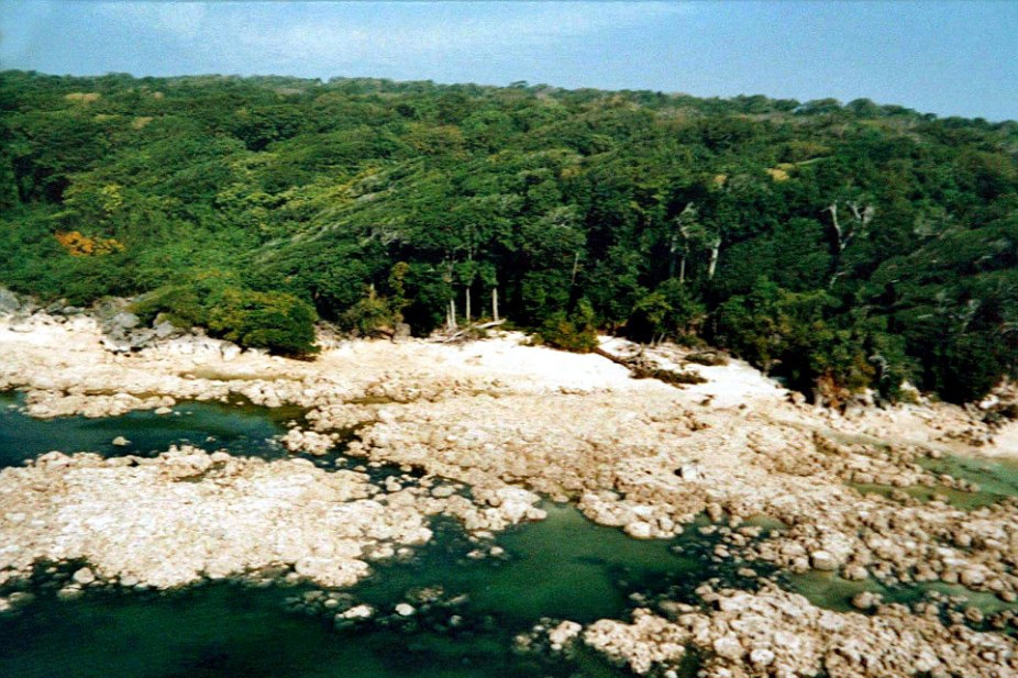 bo lac song co lap voi the gioi anh 3