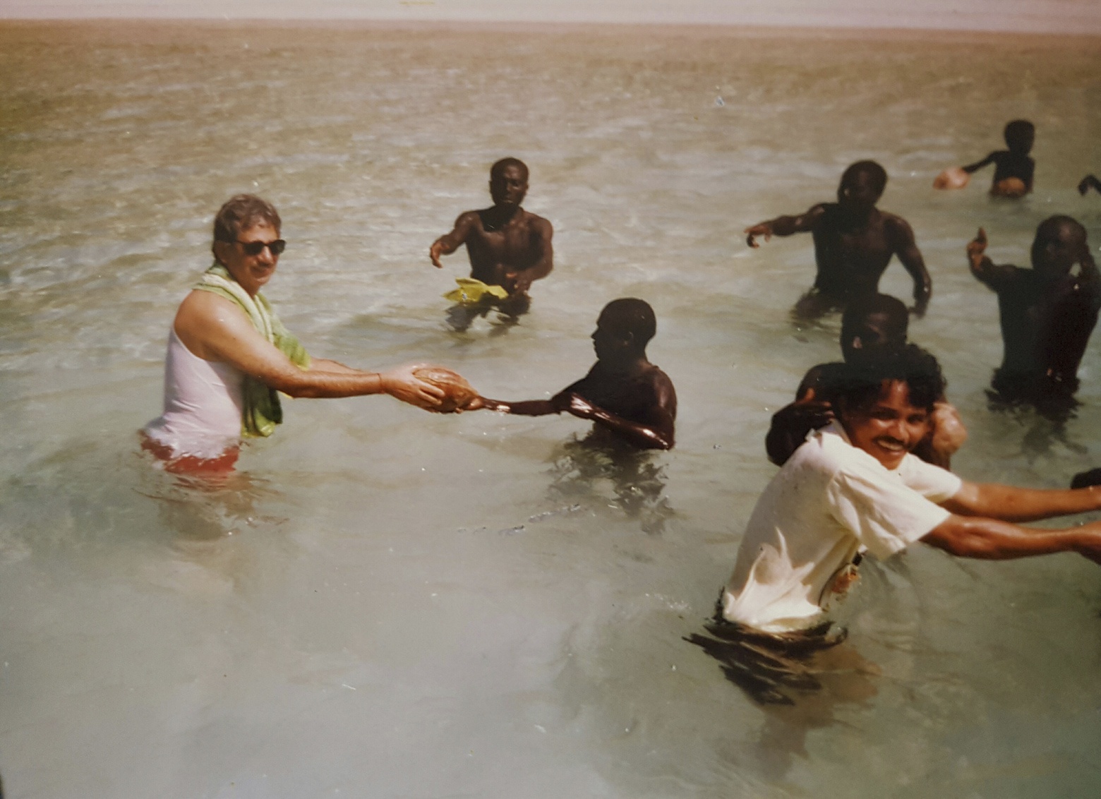 bo lac song co lap voi the gioi anh 8