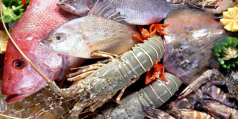 Huong dan lam sach hai san nhanh, tien, dep mat hinh anh