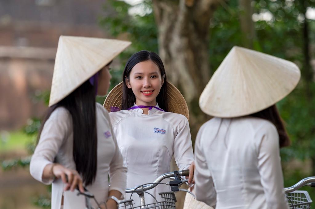 Tu Ha Noi, nen di Hue bang tau hoa hay may bay? hinh anh