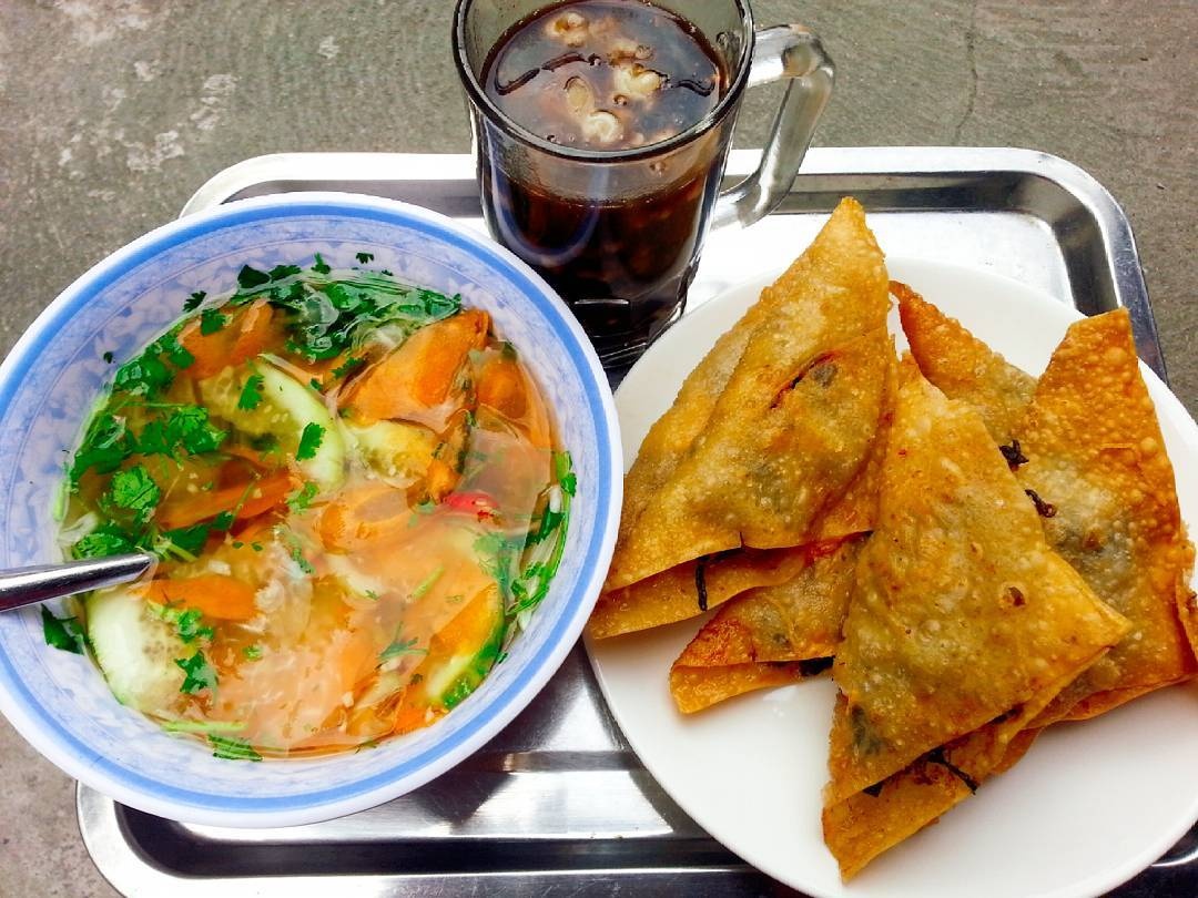 Vi vu thuong thuc am thuc mua thu o thanh pho Cang hinh anh