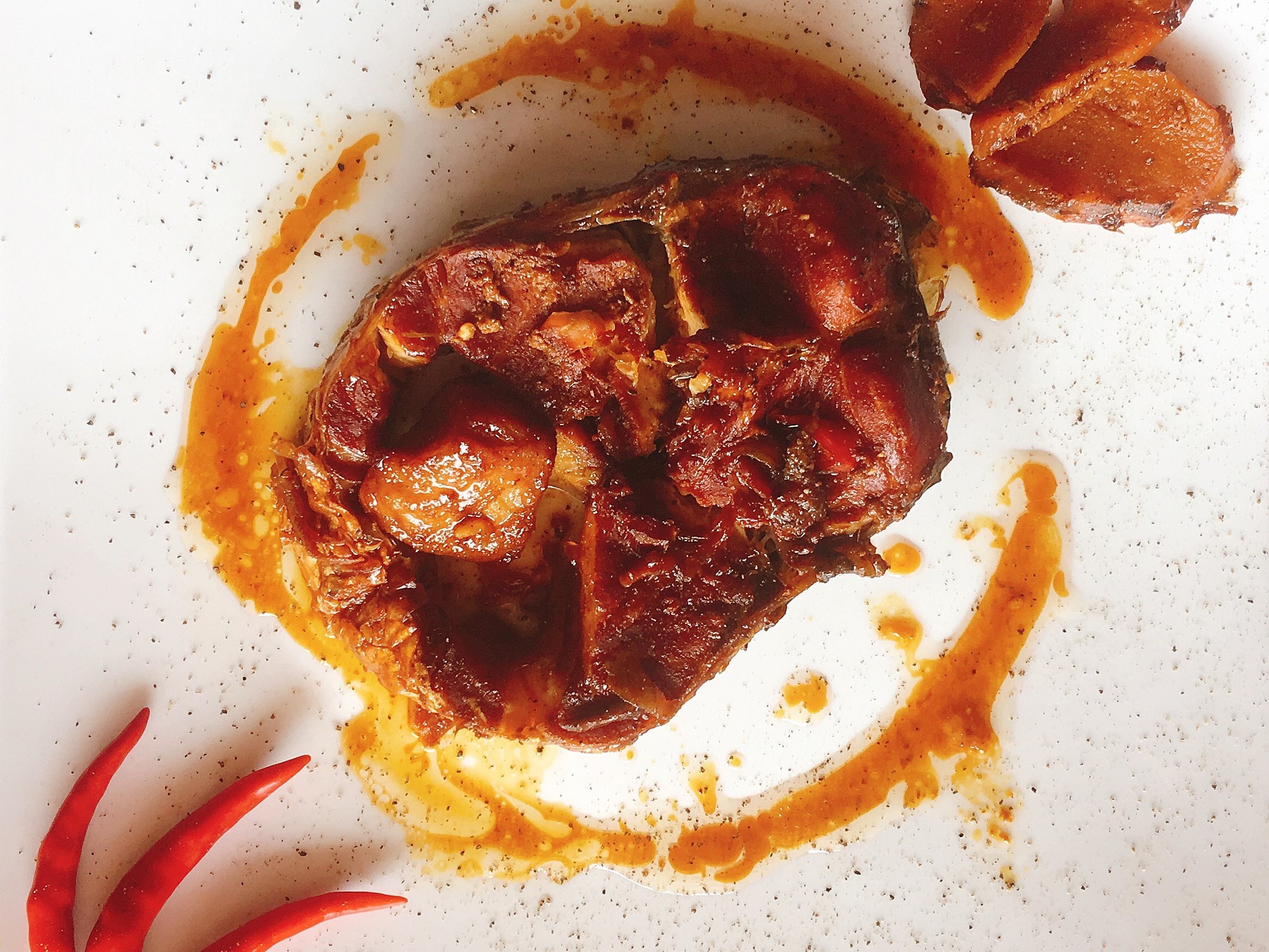 Toi nay an gi: Ca tram kho rieng cung thit ba chi hinh anh