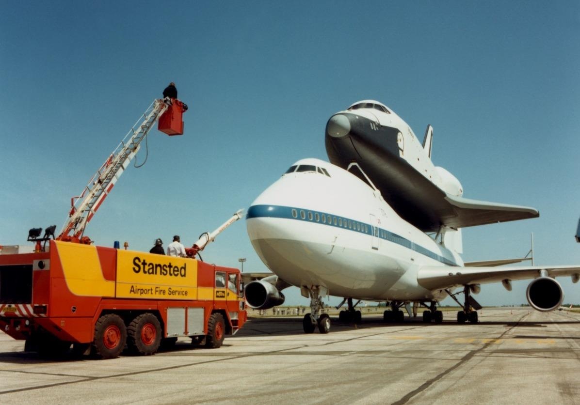 75 nam bien doi tu can cu khong quan den san bay quoc te dang cap hinh anh