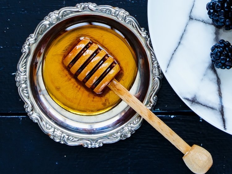 thuc pham het han van dung duoc anh 8