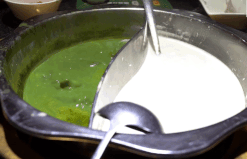 Thuc khach phan ung ra sao khi an lau sau rieng nhung thit bo? hinh anh