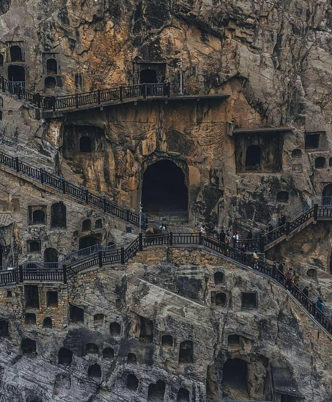 hang da Long Mon anh 2