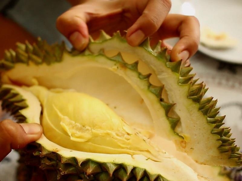 5 buoc boc vo sau rieng sieu don gian, khong bi gai dam hinh anh