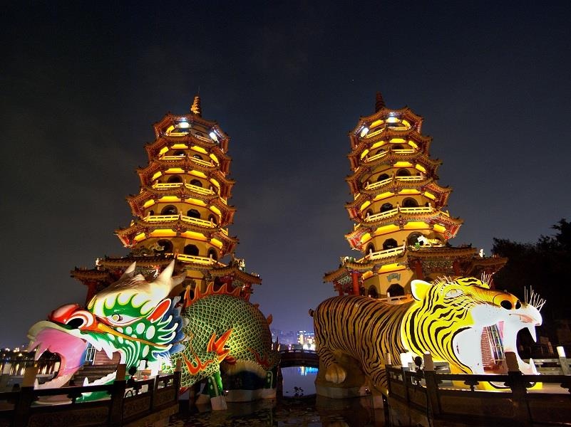 Lanh thau xuong khi qua dem o khach san leu tuyet tren day Alps hinh anh