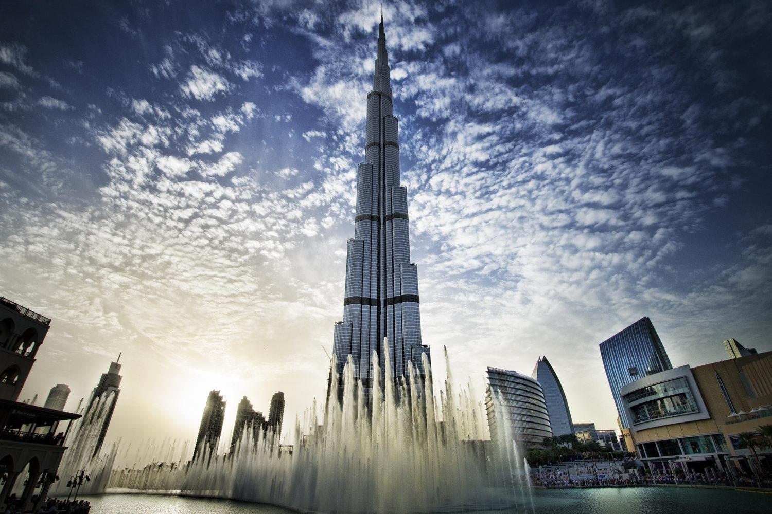 Toa nha choc troi cao nhat the gioi o Dubai ten la gi? hinh anh