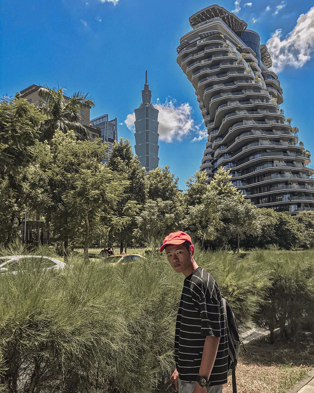 toa nha hinh chuoi DNA anh 19