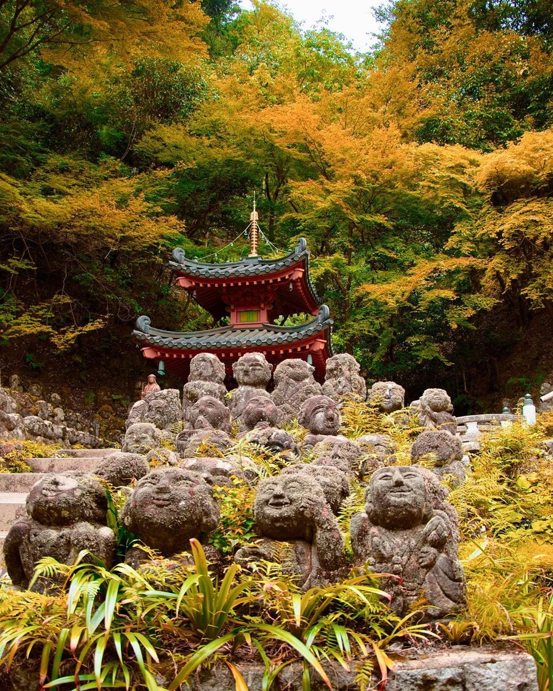 ngoi den co 1.200 tuong da anh 1