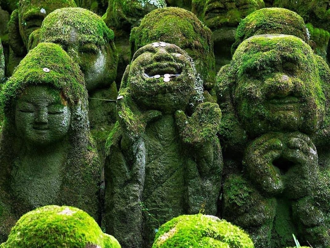 1.200 tuong da bieu dat moi sac thai doi nguoi o den Nhat hinh anh