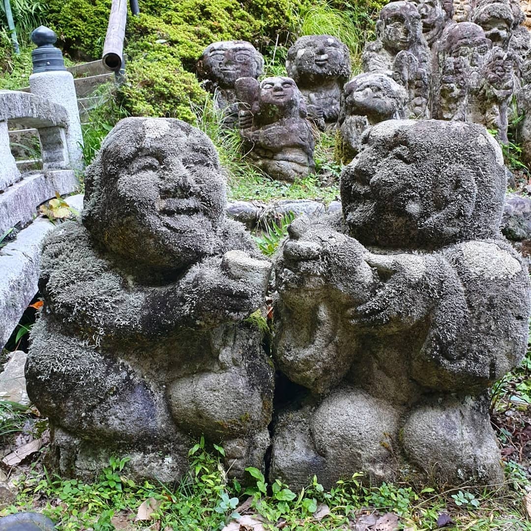 ngoi den co 1.200 tuong da anh 17