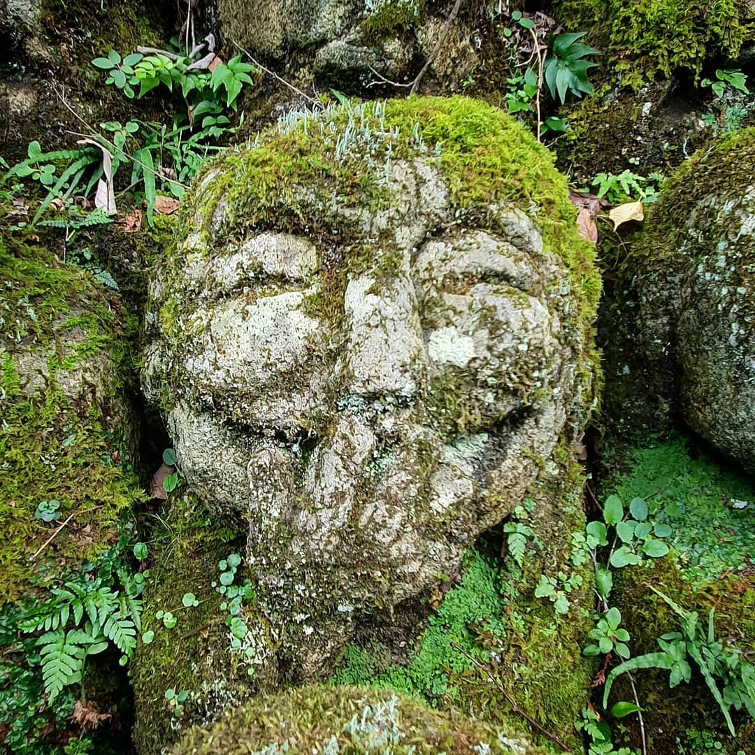 ngoi den co 1.200 tuong da anh 14