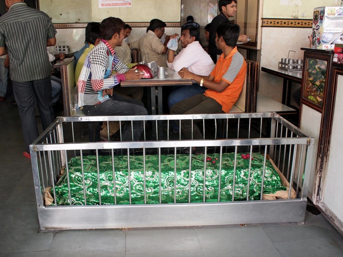 nha hang co 12 quan tai anh 6