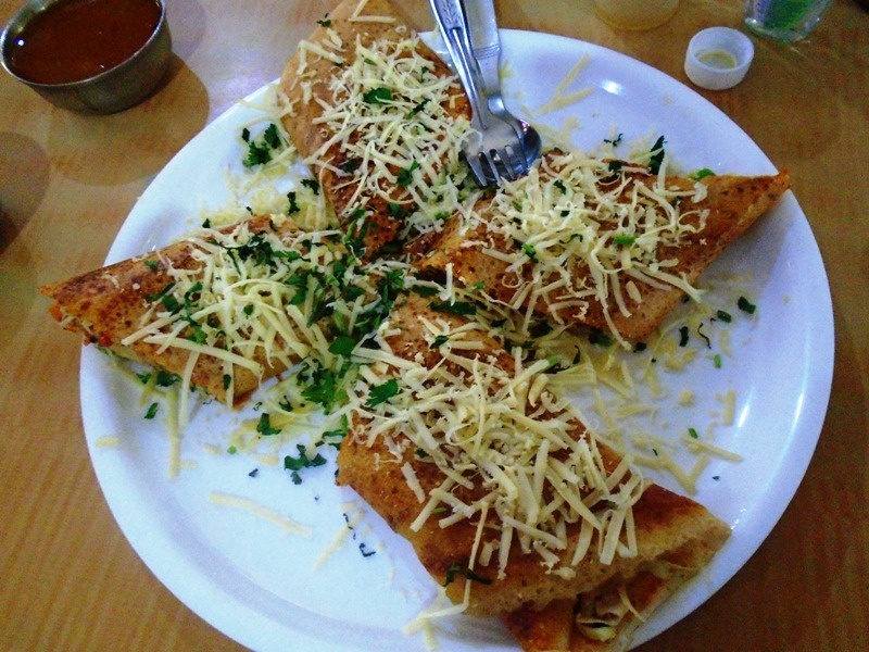 nha hang co 12 quan tai anh 12