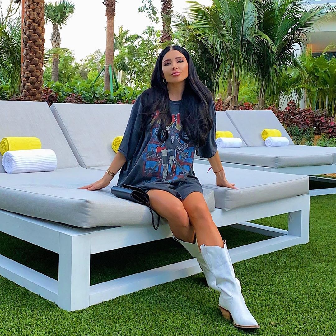 khach san hinh dan guitar anh 8