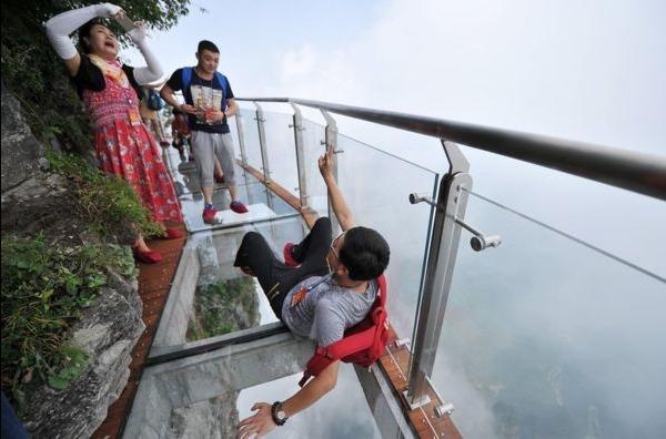 Trung Quoc dong cua 32 cau kinh trong hon mot nam hinh anh