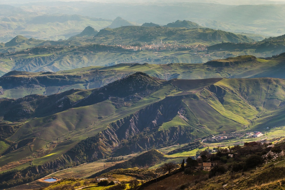 thi tran Italy tang nha mien phi anh 4