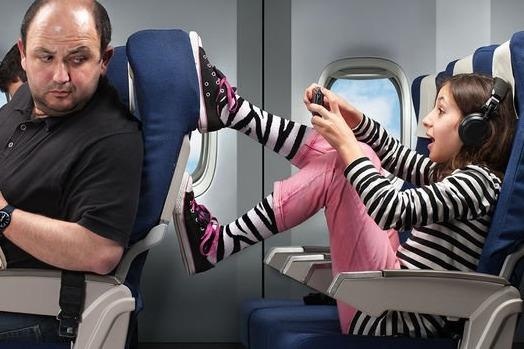 Tiep vien hang khong tiet lo noi ban nhat tren khoang may bay hinh anh