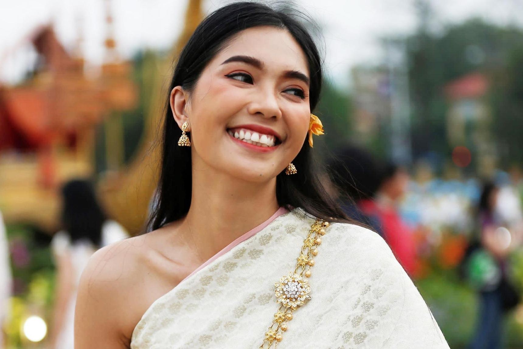 Nu cuoi Thai - quoc bao chiem tron cam tinh cua du khach hinh anh