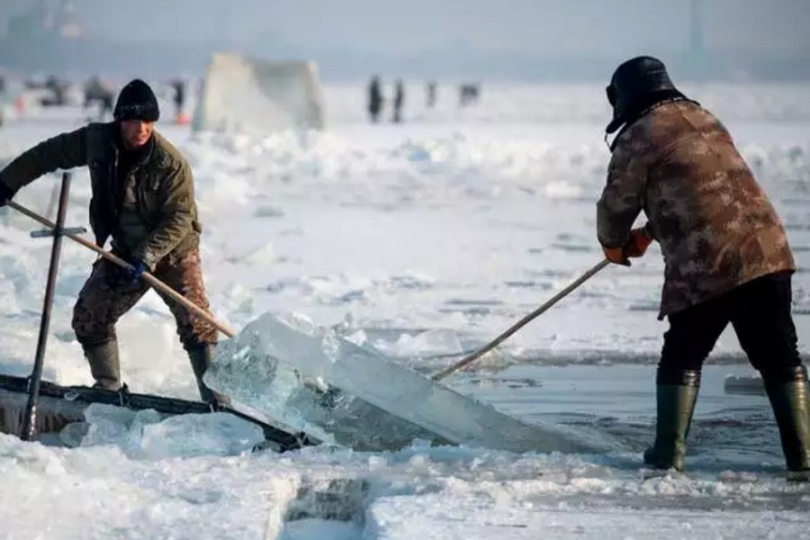 Nhung nguoi cat bang tham lang phia sau le hoi o Cap Nhi Tan hinh anh