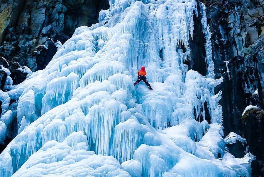 Loat thac nuoc dong bang o xu so mua dong Bac My hinh anh