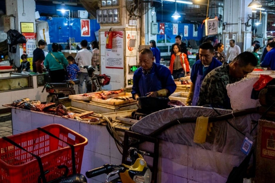 Khu cho am uot la noi bung phat virus corona o Vu Han hinh anh