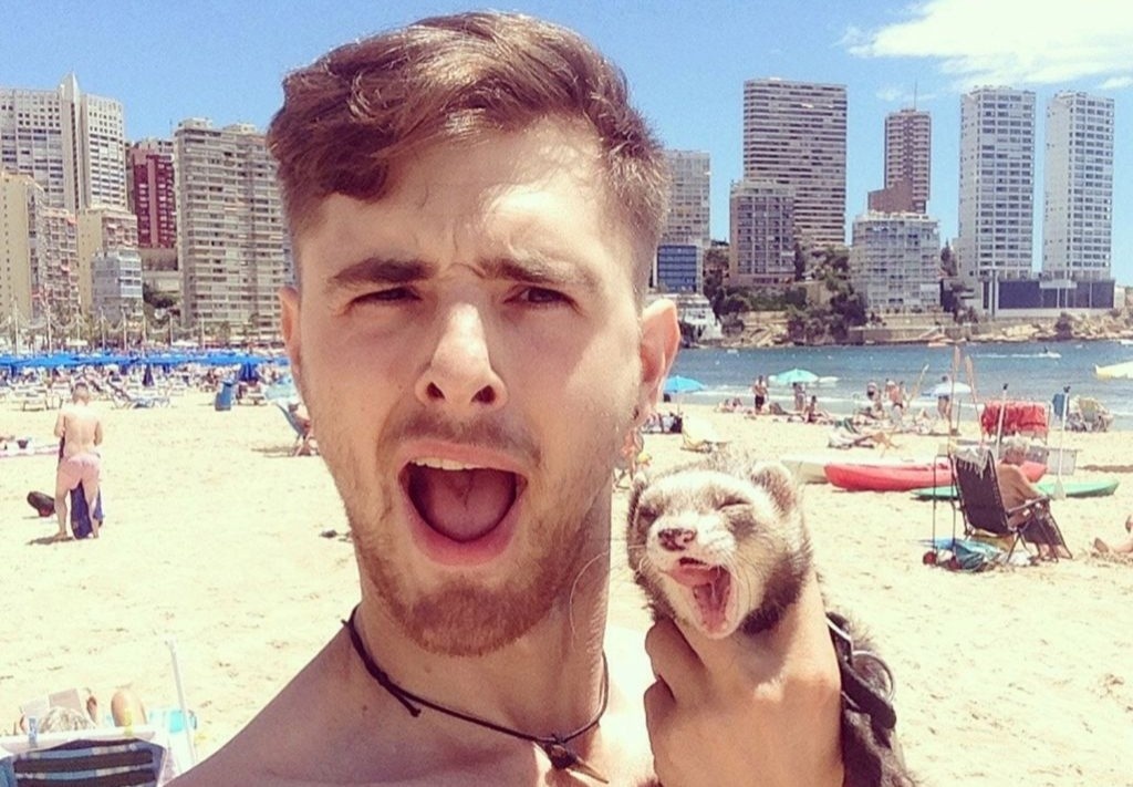 Phi cong nghi viec, ban gia tai di du lich khap chau Au voi chon hinh anh