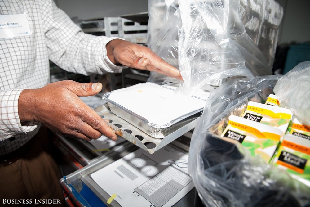 nhà bếp của hãng hàng không Mỹ ảnh 18 nha bep cua hang hang khong My anh 18