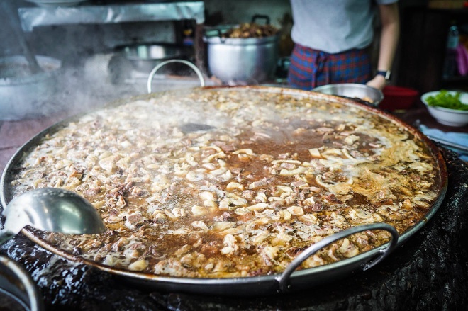 Thien duong thit bo om noi tieng o Bangkok hinh anh