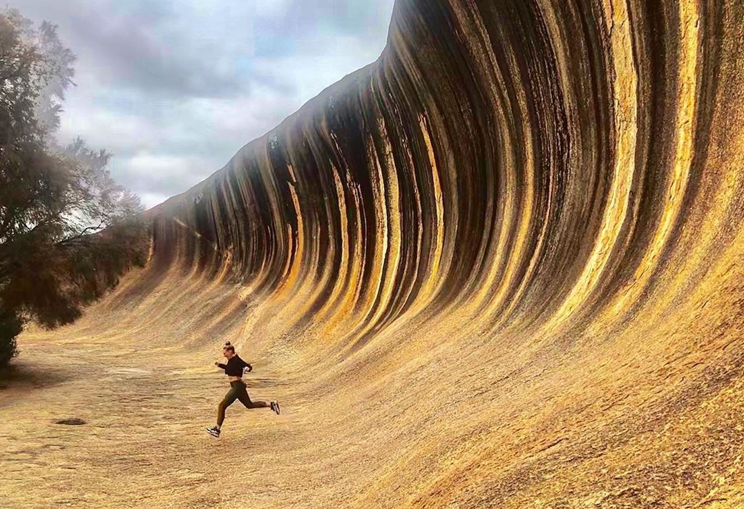 Day nui da nhu lan song khong lo dang cao o Australia hinh anh