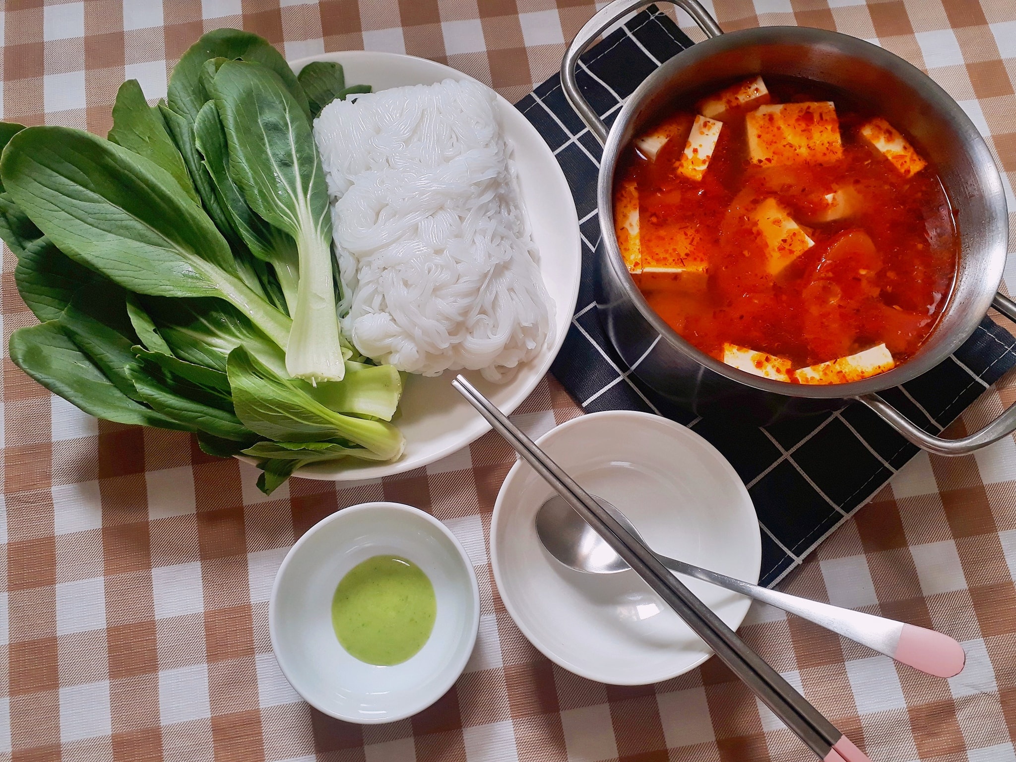 bua com cho nguoi an mot minh anh 7