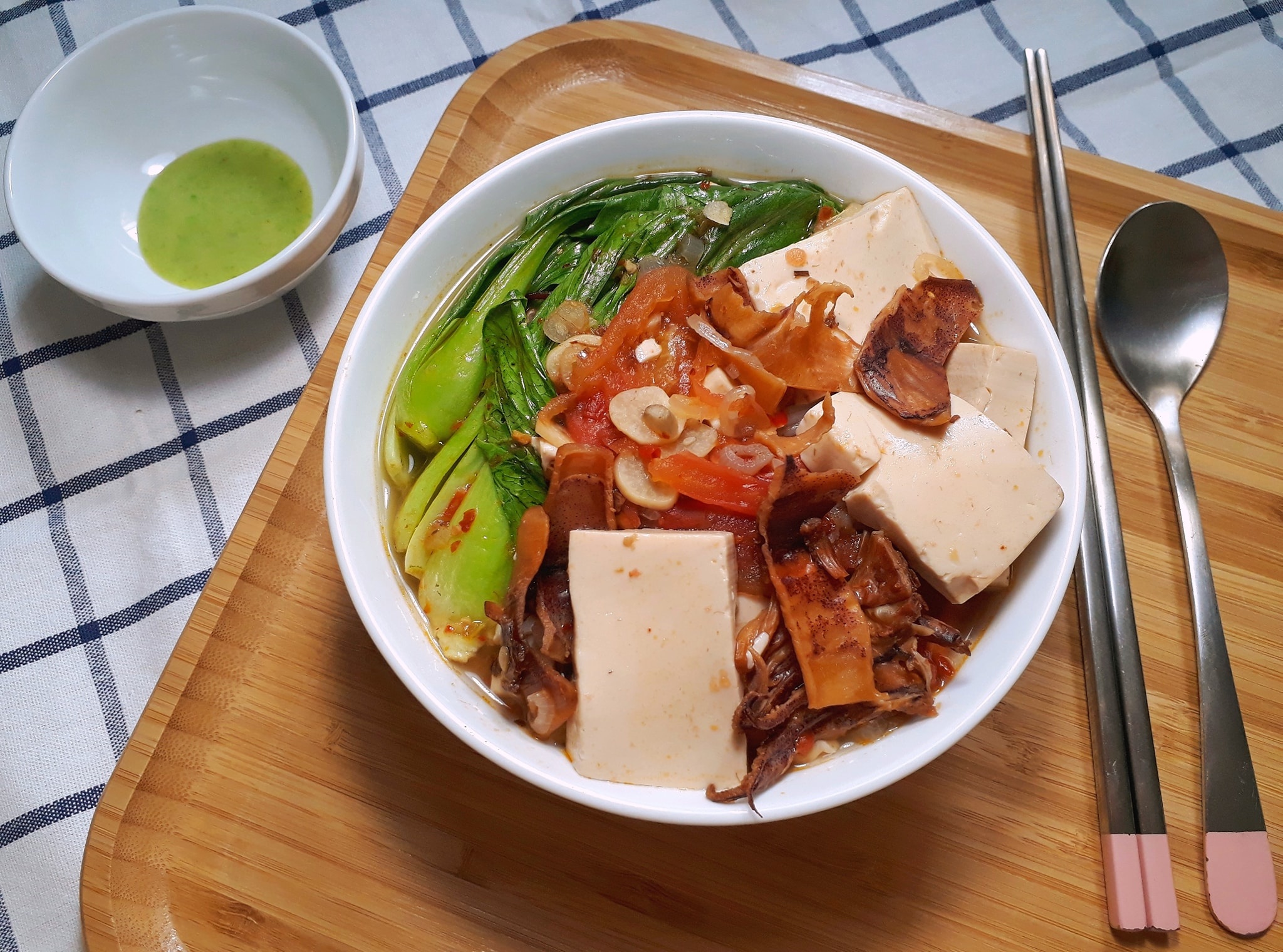 bua com cho nguoi an mot minh anh 4