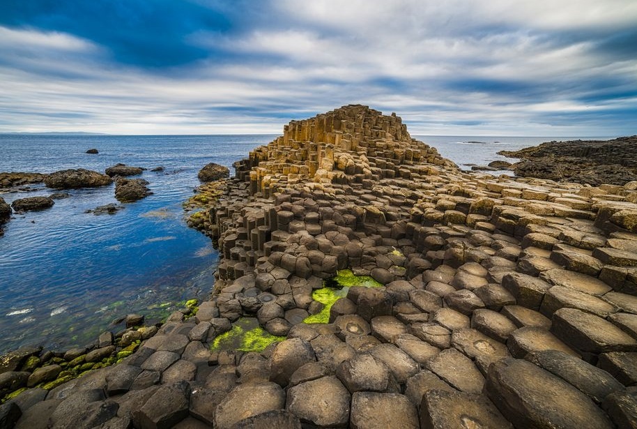 Nguoi khong lo kien tao 40.000 cot bazan o Ireland hinh anh