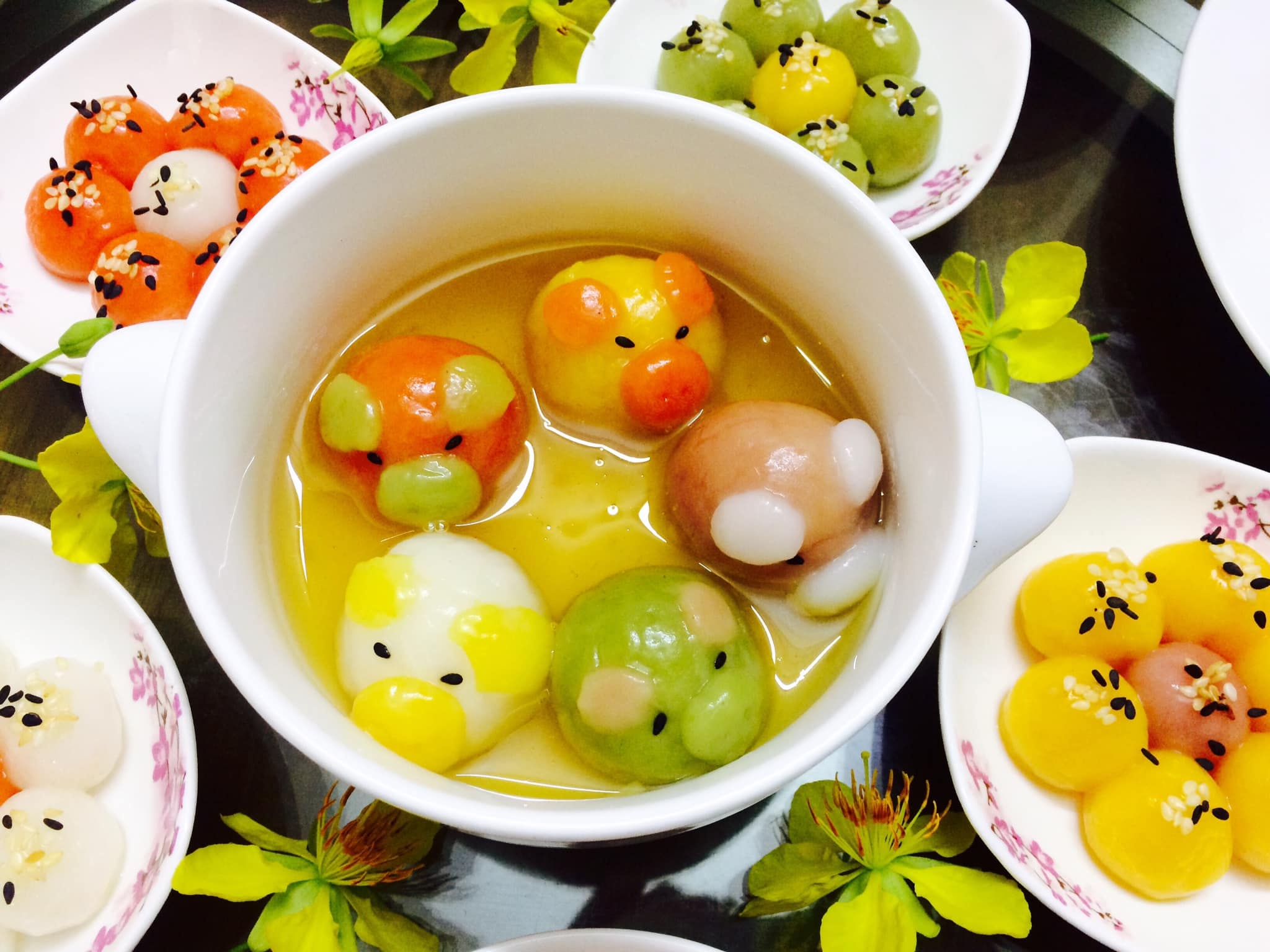 Tro tai lam banh troi nhieu mau sac cho Tet Han thuc hinh anh