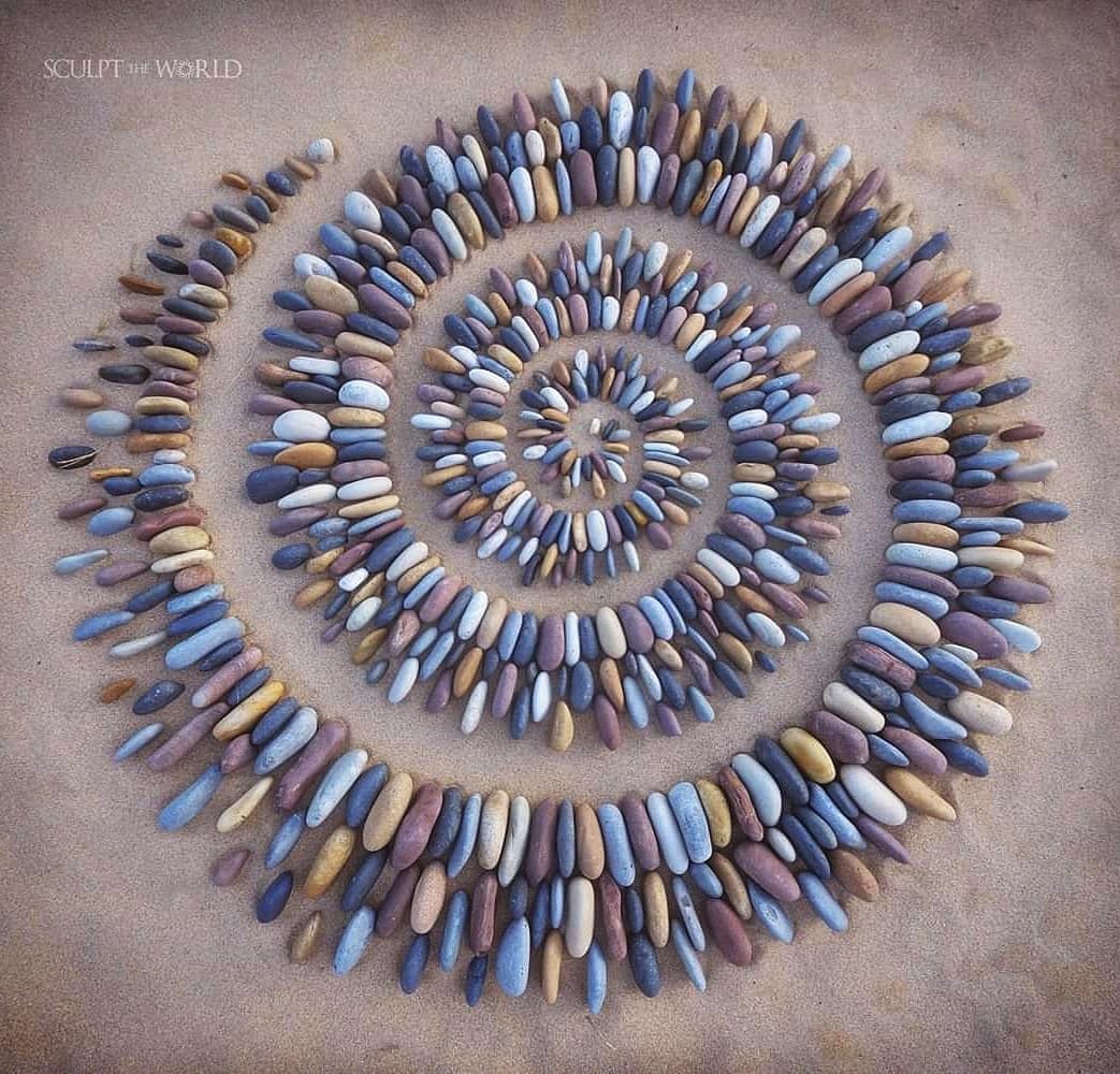 Bac thay xep da thanh cac tac pham nghe thuat ky cong hinh anh