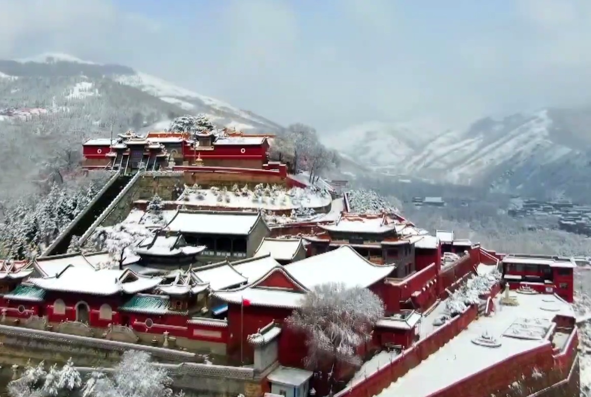 Tuyet canh Ngu Dai son trong tuyet phu trang xoa o Trung Quoc hinh anh