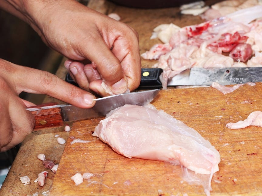 thuc pham qua han su dung anh 3