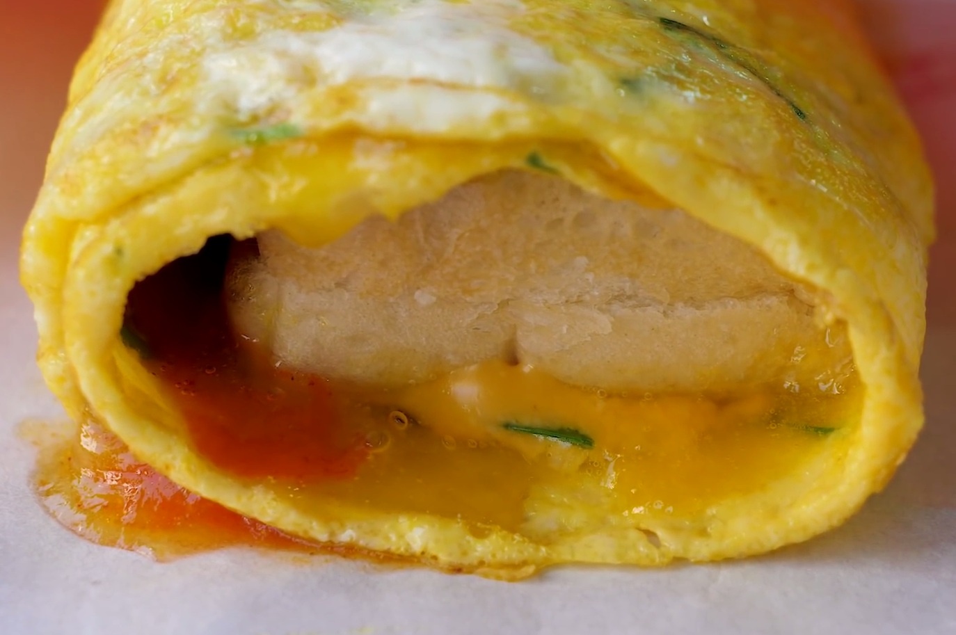 Trung cuon banh mi Han Quoc cho bua sang ngon mieng hinh anh