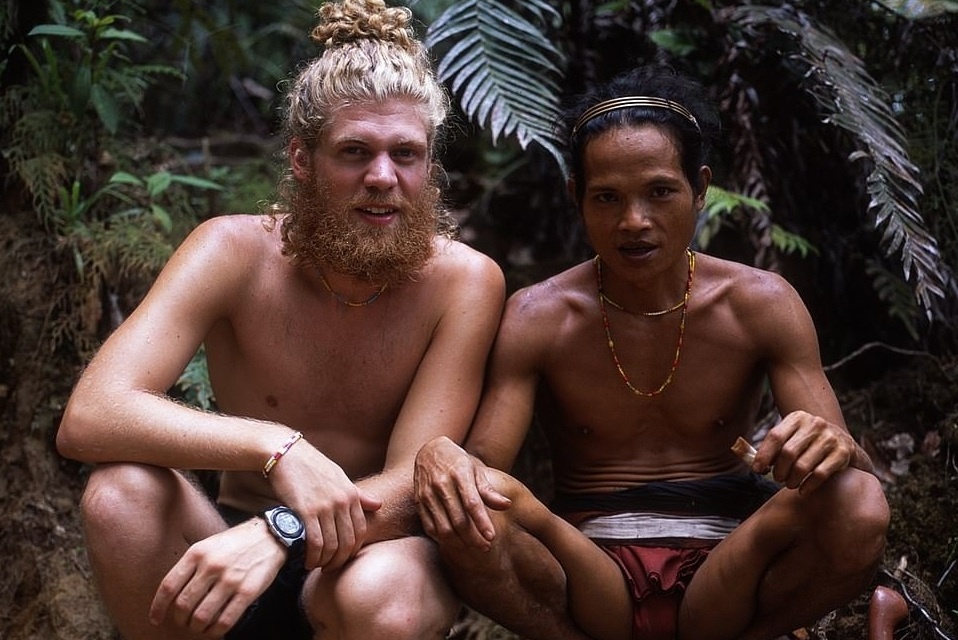 Nguoi dan ong tu bo tien nghi hien dai den song voi bo lac tho dan hinh anh