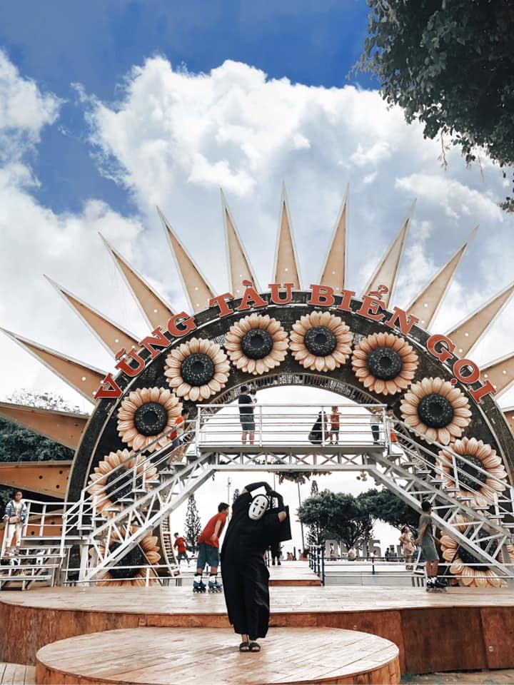 hóa thân Vô Diện đi du lịch ảnh 2 hoa than Vo Dien di du lich anh 2